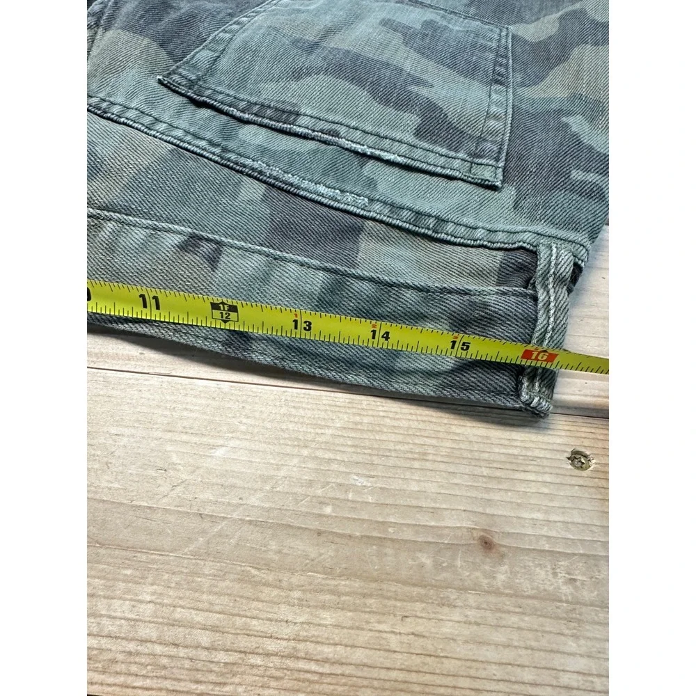 We The Free Free People Camo Distressed Denim Shorts Green Size 29‎